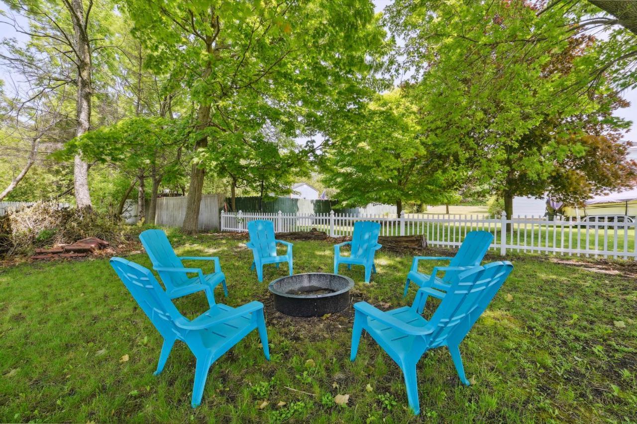 Boyne City Cottage Walk To Downtown And Lake! Exterior photo