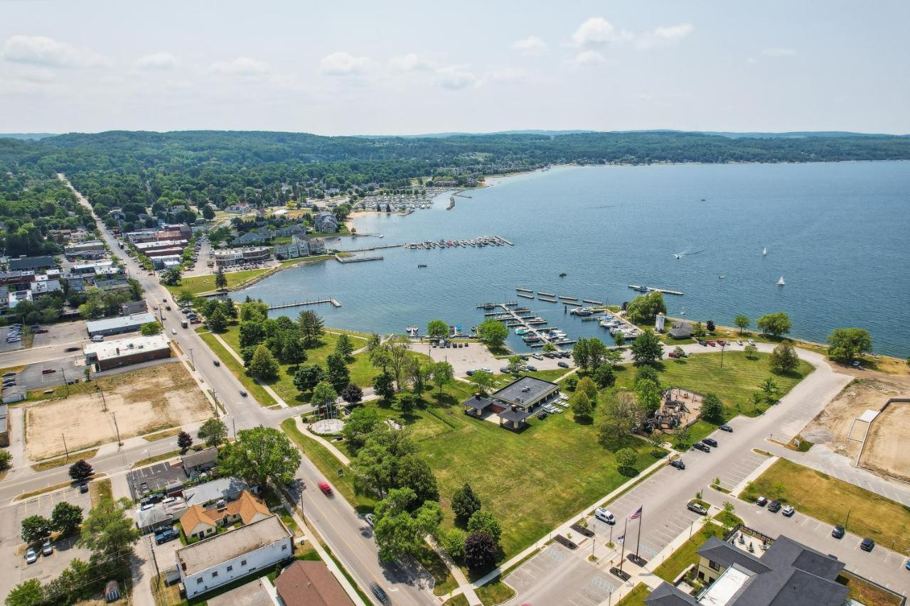 Boyne City Cottage Walk To Downtown And Lake! Exterior photo