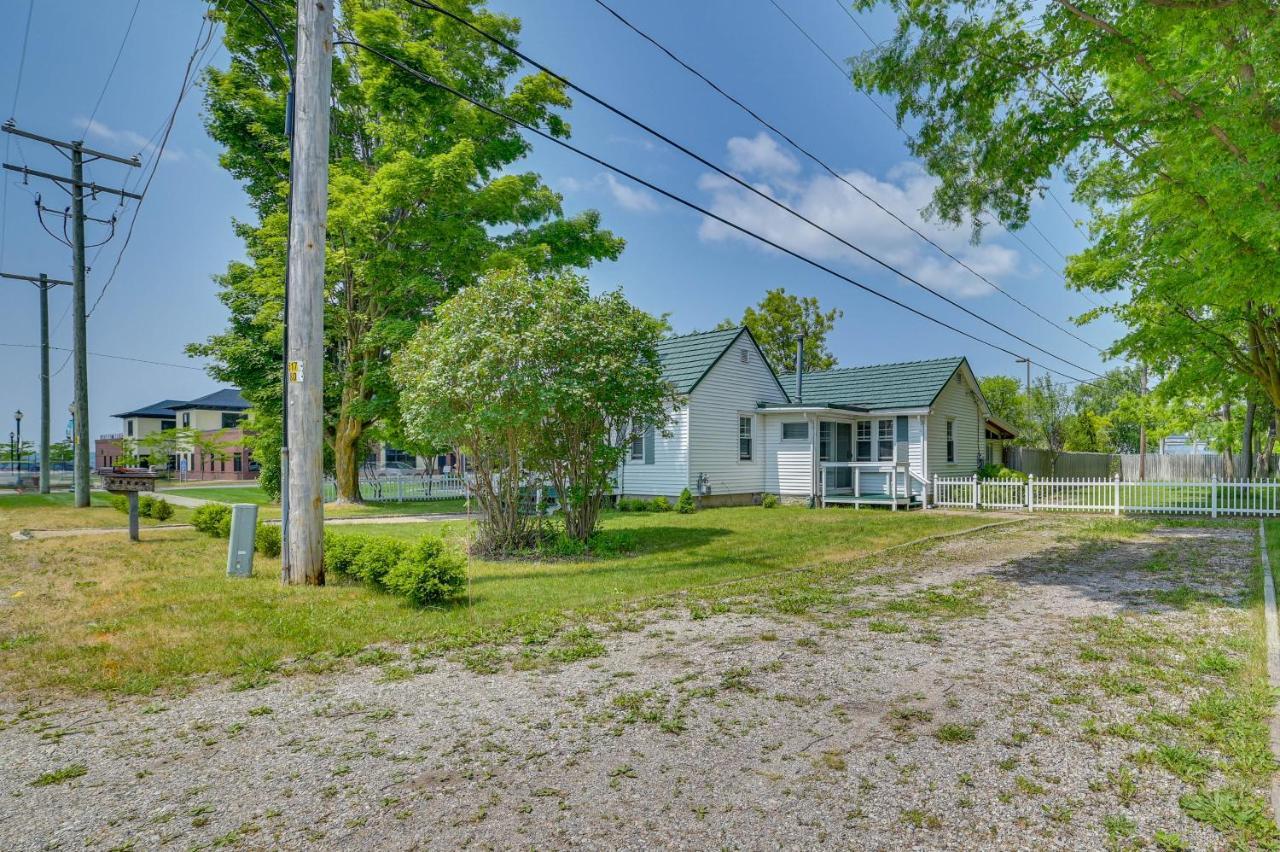 Boyne City Cottage Walk To Downtown And Lake! Exterior photo